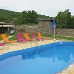 2 Bedroom Front In *