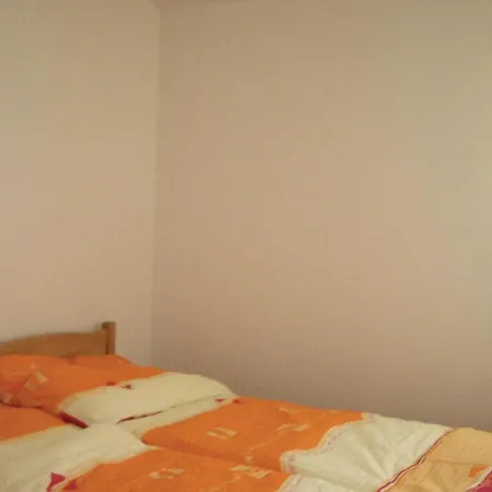 2 Bedroom Front In Klenovica