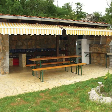 Apartman 2 Bedroom Lovely In *