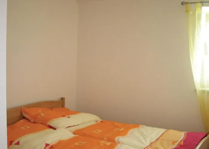 2 Bedroom Lovely In Klenovica